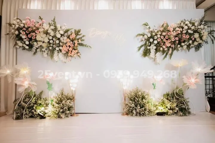 Cách trang trí bàn gallery tiệc cưới (bàn đón khách) cực chất