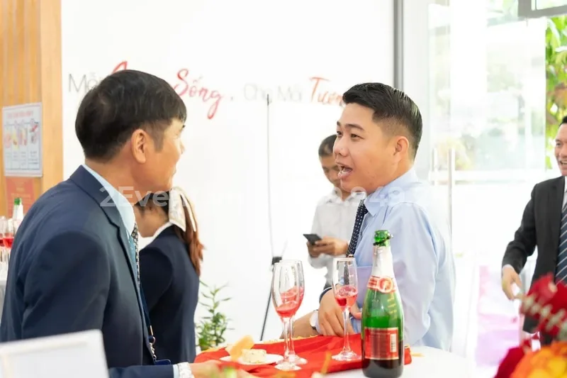 Hướng dẫn kịch bản tổ chức khai trương quán cafe chi tiết