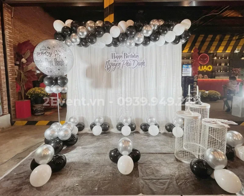Mua phụ kiện trang trí sinh nhật người lớn cần những gì?