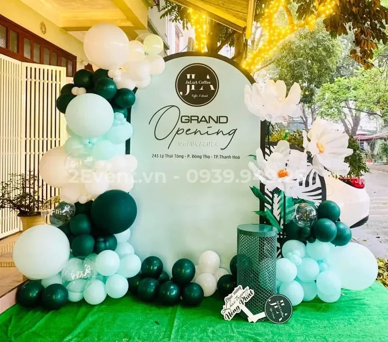 Trang trí khai trương cửa hàng quần áo, shop thời trang