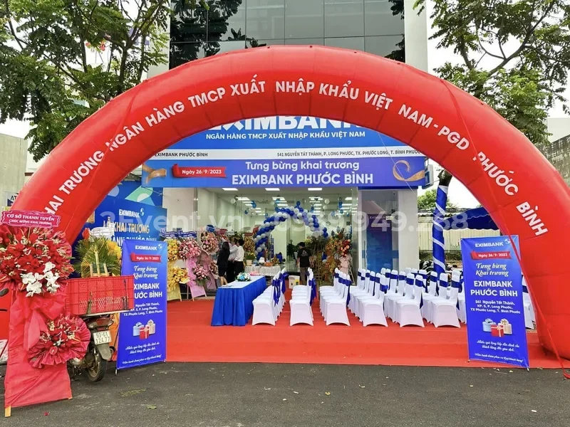 Trang trí khai trương cửa hàng quần áo, shop thời trang