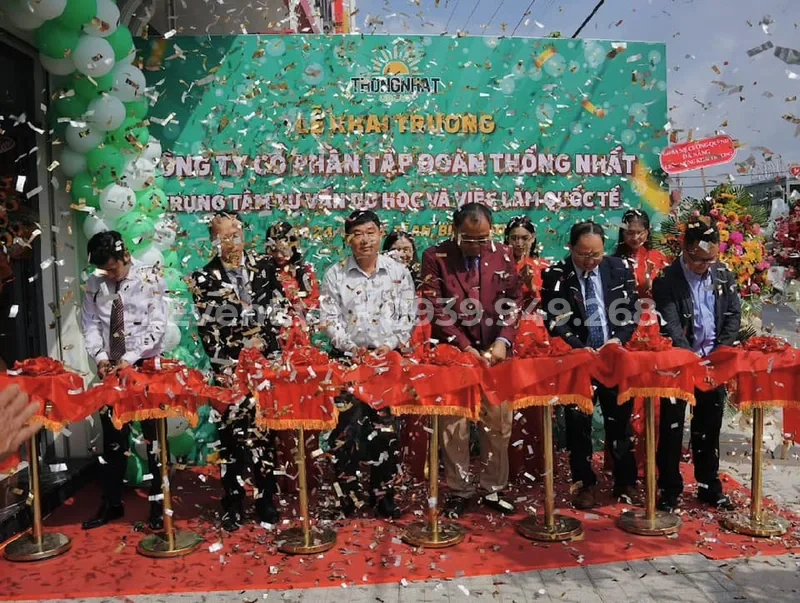 Mẫu trang trí khai trương quán ăn thu hút khách, nhiều tài lộc