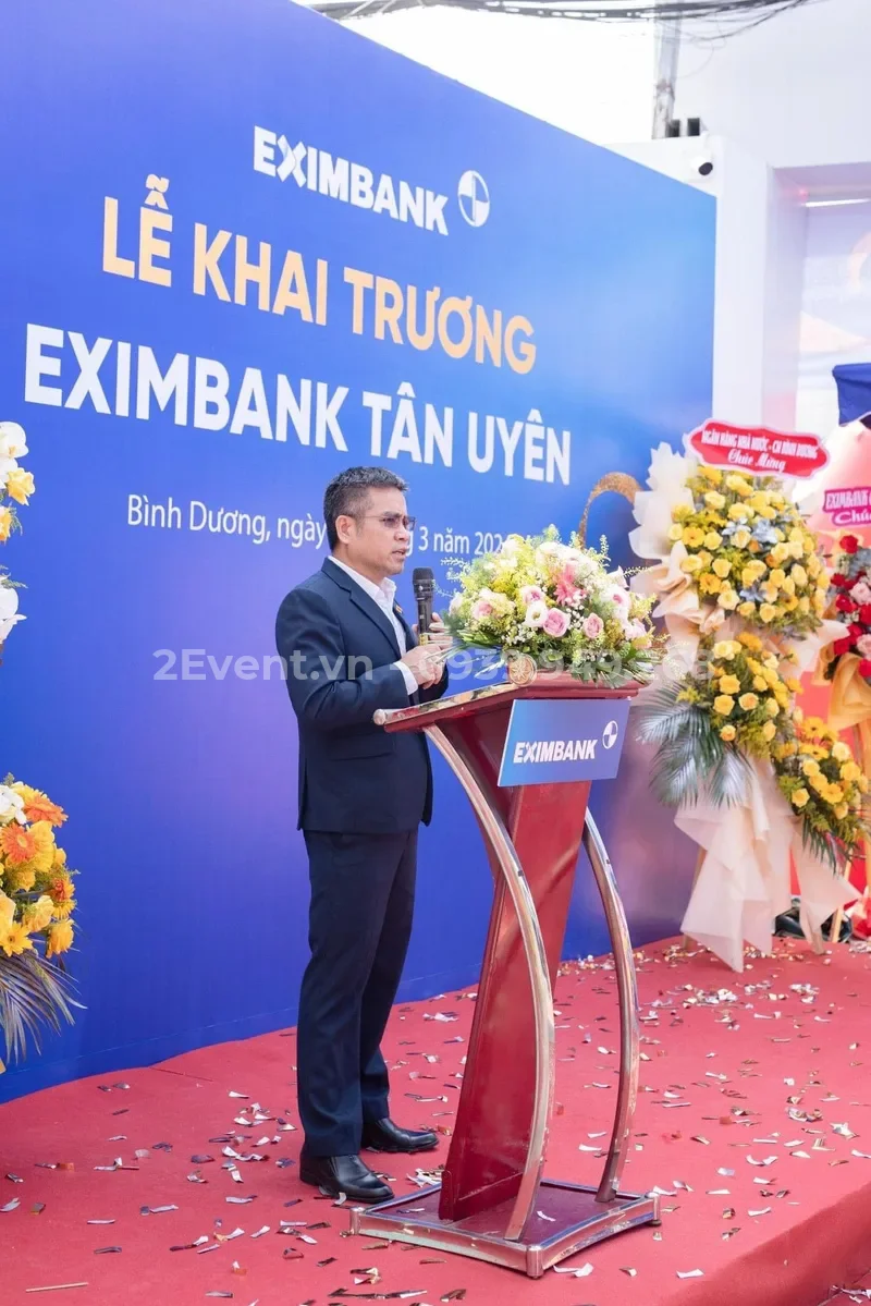 Mẫu trang trí khai trương trung tâm tiếng anh thu hút khách, nhiều tài lộc
