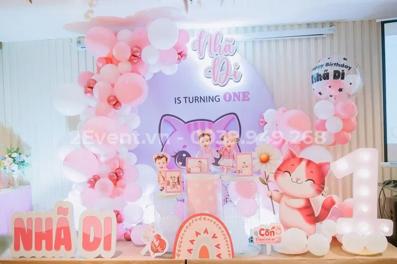 Trang trí sinh nhật chủ đề vũ trụ, phi hành gia bé trai
